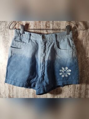 Ombre Blue High-Rise Denim Shorts Jean White Floral Accent 70s Hippie Vibes L@@K